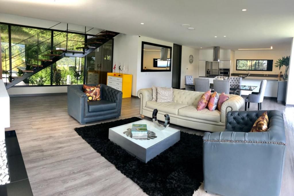 Casa en venta Antioquia Medellín Las Palmas 340 m2 Habitaciones 3 Baños 4 Garajes 2 Precio $2600000000