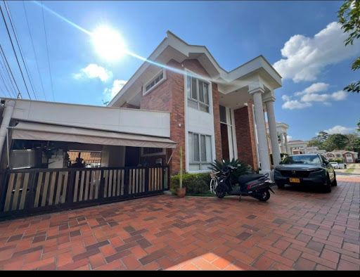 Casa en venta Santander Piedecuesta Piedecuesta 325 m2 Habitaciones 6 Baños 5 Garajes 6 Precio $2500000000