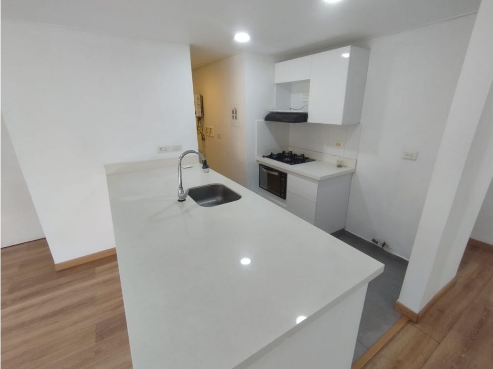 Apartaestudio en arriendo Antioquia Medellín Los Naranjos 80 m2 Habitaciones 3 Baños 2 Garajes 0 Precio $4400000