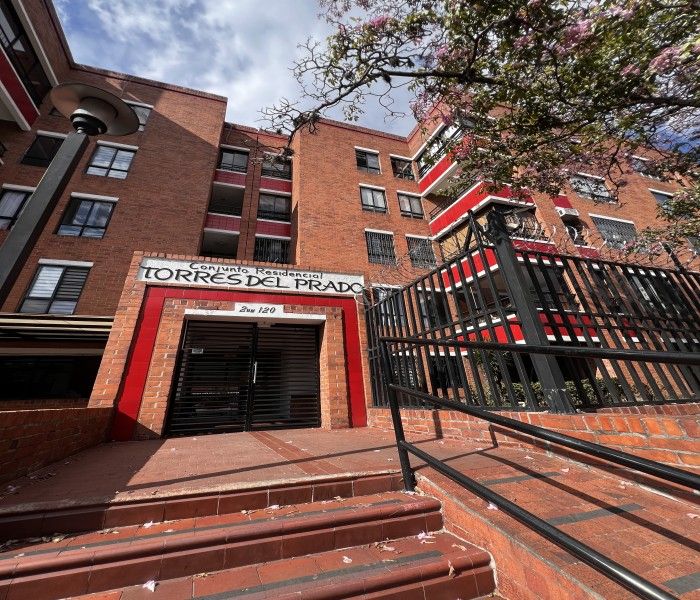 Apartamento en venta Valle Del Cauca Cali Prados Del Norte 129 m2 Habitaciones 4 Baños 2 Garajes 2 Precio $420000000