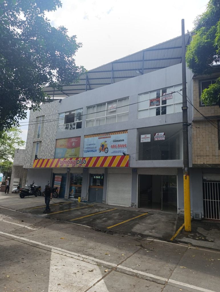 Local en arriendo Valle Del Cauca Cali Troncal 50 m2 Habitaciones 0 Baños 1 Garajes 2 Precio $3300000