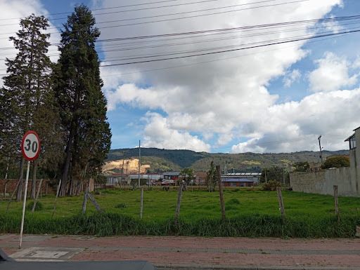Lote en arriendo Cundinamarca Tocancipá Cr Puerta Del Sol 1240 m2 Habitaciones 0 Baños 0 Garajes 0 Precio $4000000