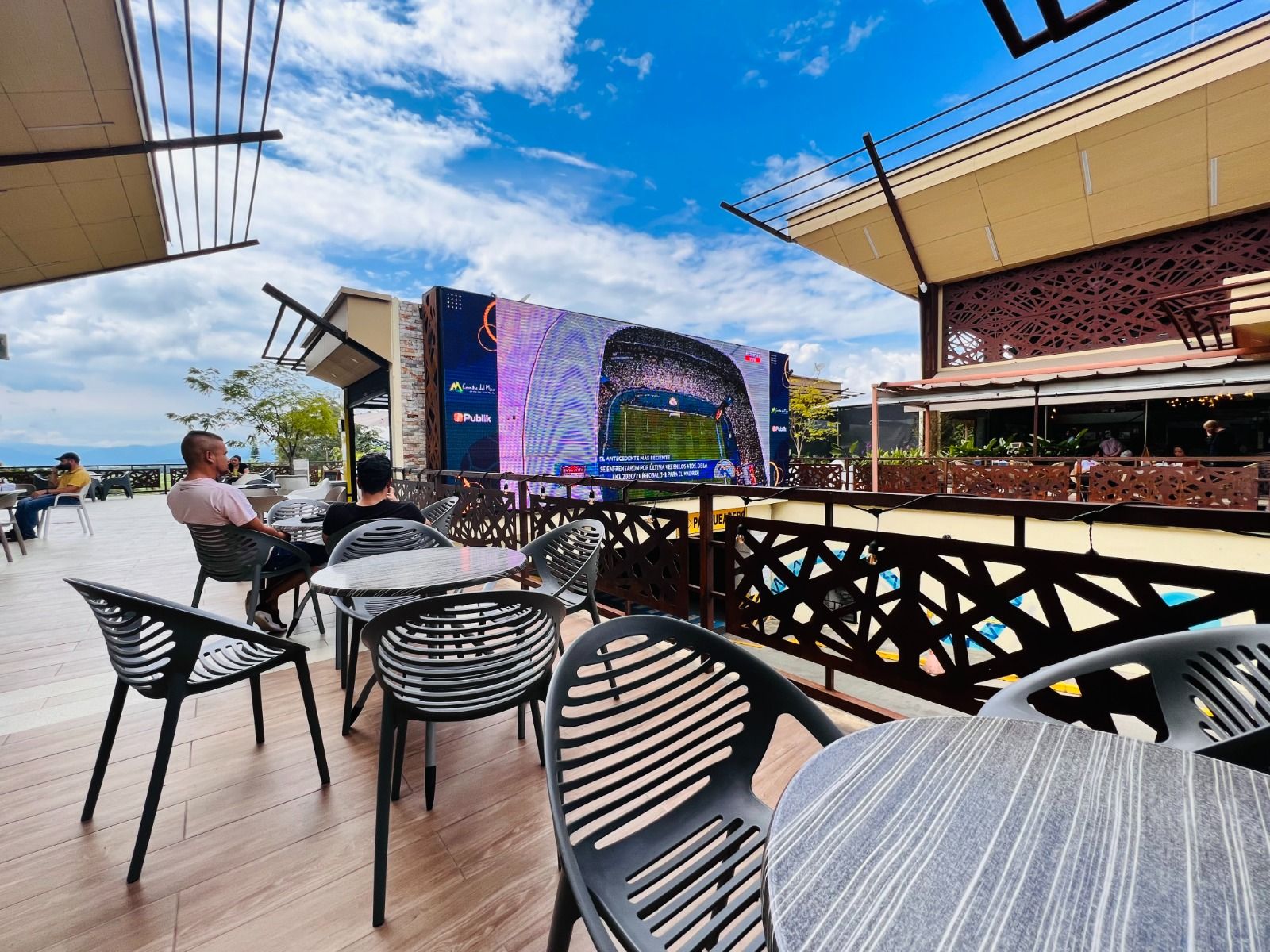 Local en venta Risaralda Pereira Jardin De Velez Y Velez 250 m2 Habitaciones 0 Baños 0 Garajes 0 Precio $1500000000