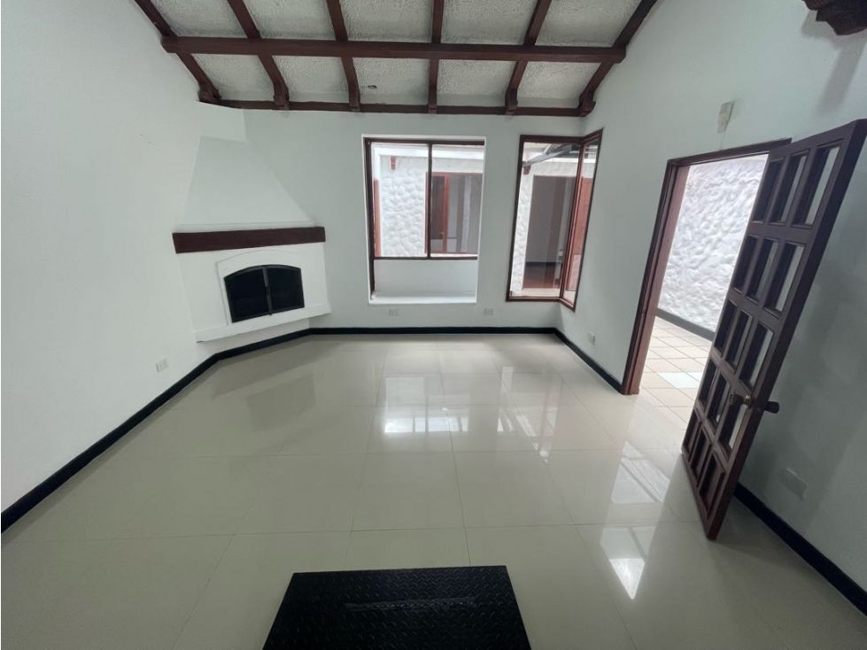 Casa en arriendo Cundinamarca Bogotá Los Cedritos 245 m2 Habitaciones 3 Baños 2 Garajes 4 Precio $8500001