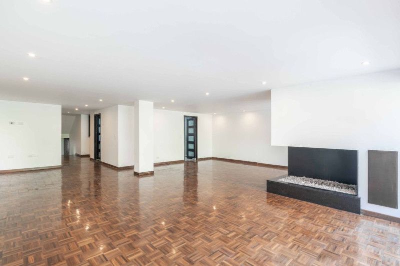 Apartamento en arriendo Cundinamarca Bogotá Los Rosales 200 m2 Habitaciones 3 Baños 3 Garajes 2 Precio $8100000