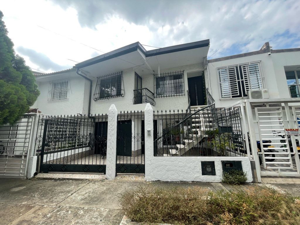 Oficina en arriendo Valle Del Cauca Cali Nueva Tequendama 85 m2 Habitaciones 0 Baños 2 Garajes 0 Precio $2360000