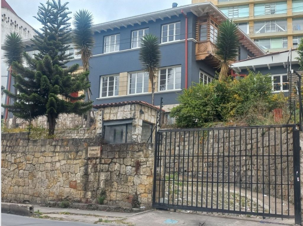 Casa en venta Cundinamarca Bogotá Pardo Rubio 471 m2 Habitaciones 4 Baños 3 Garajes 3 Precio $3634000000