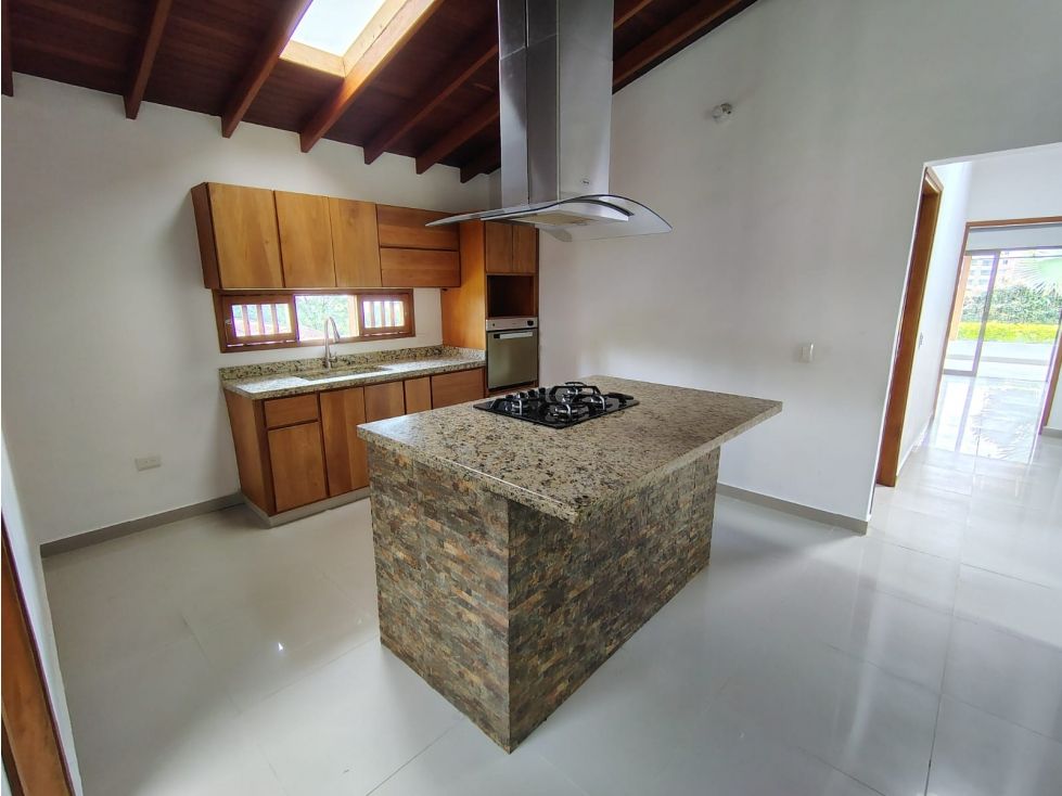 Casa Campestre en arriendo Antioquia Envigado La Mina 320 m2 Habitaciones 3 Baños 2 Garajes 3 Precio $7000000