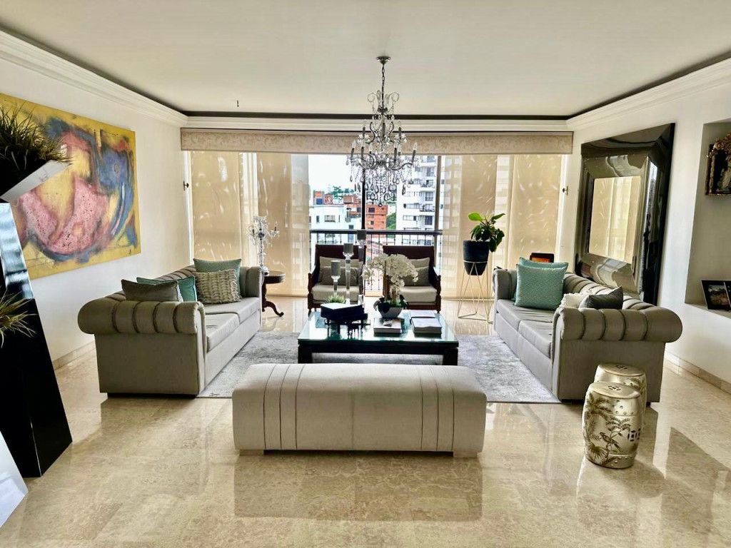 Apartamento en venta Valle Del Cauca Cali Santa Teresita 400 m2 Habitaciones 4 Baños 5 Garajes 4 Precio $1400000000