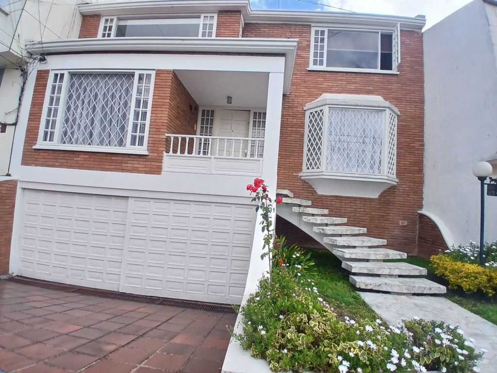 Casa en arriendo Cundinamarca Bogotá Mónaco 318 m2 Habitaciones 5 Baños 7 Garajes 3 Precio $8000000