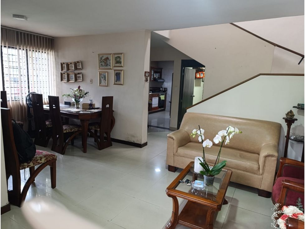 Casa en venta Antioquia Medellín La America 168 m2 Habitaciones 5 Baños 4 Garajes 1 Precio $990000000