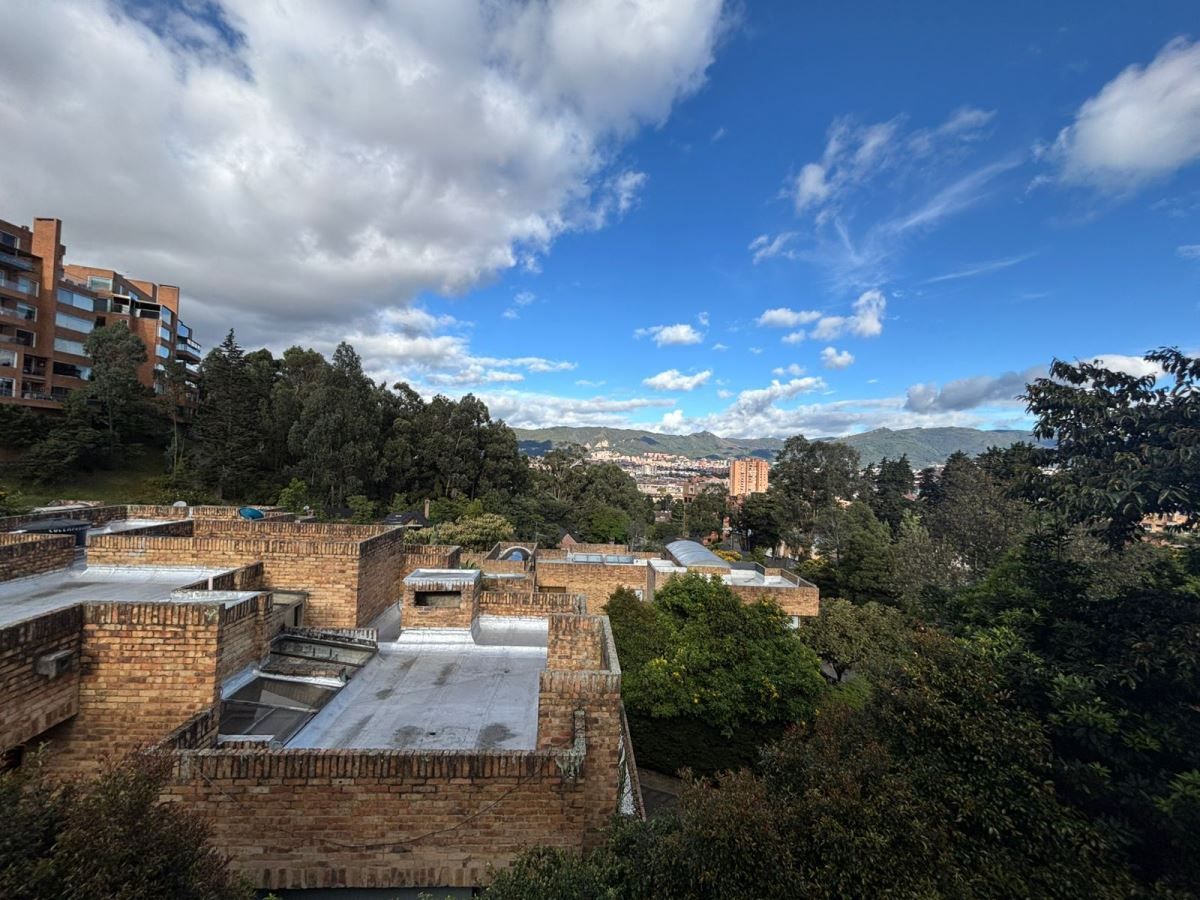 Casa en venta Cundinamarca Bogotá Guadalupe 472 m2 Habitaciones 4 Baños 7 Garajes 2 Precio $2200000000