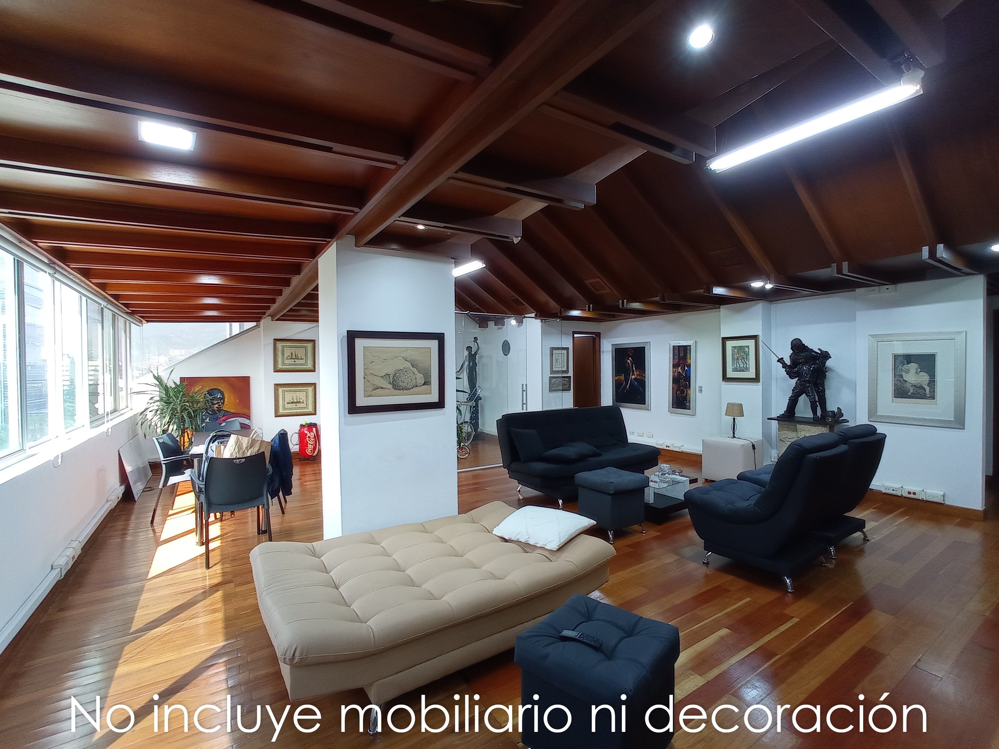 Oficina en arriendo Antioquia Medellín Santa Maria De Los Angeles 100 m2 Habitaciones 0 Baños 2 Garajes 1 Precio $9800000