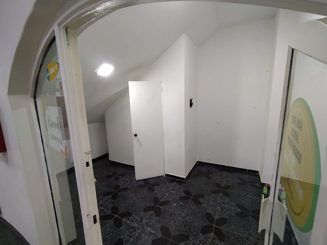 Local en arriendo Antioquia Medellín La Candelaria 17 m2 Habitaciones 0 Baños 1 Garajes 0 Precio $1444700