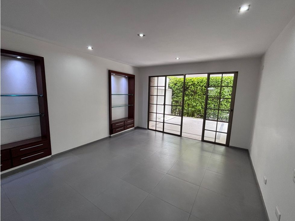 Casa en venta Risaralda Pereira Pinares De San Martin 250 m2 Habitaciones 4 Baños 6 Garajes 2 Precio $1190000000