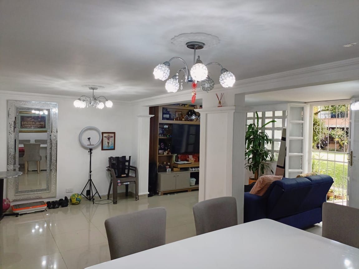 Casa en venta Antioquia Medellín La Mota 189 m2 Habitaciones 4 Baños 4 Garajes 2 Precio $890000000