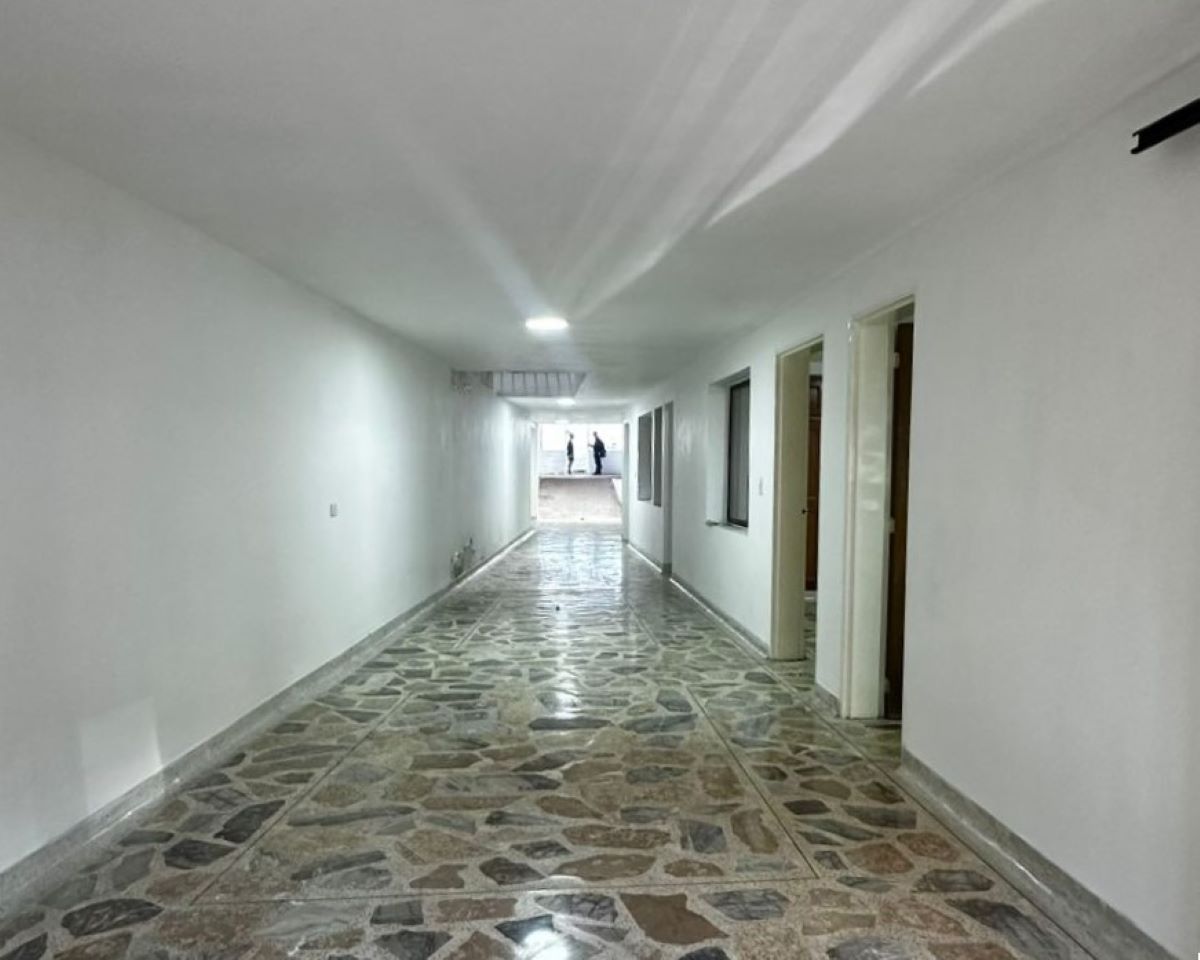 Oficina en venta Antioquia Medellín Belen 325 m2 Habitaciones 0 Baños 2 Garajes 0 Precio $840000000