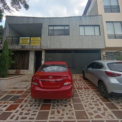 Casa en arriendo o venta Valle Del Cauca Cali El Gran Limonar - Cataya 420 m2 Habitaciones 9 Baños 6 Garajes 4 Precio venta $850000000 Precio arriendo $5500000