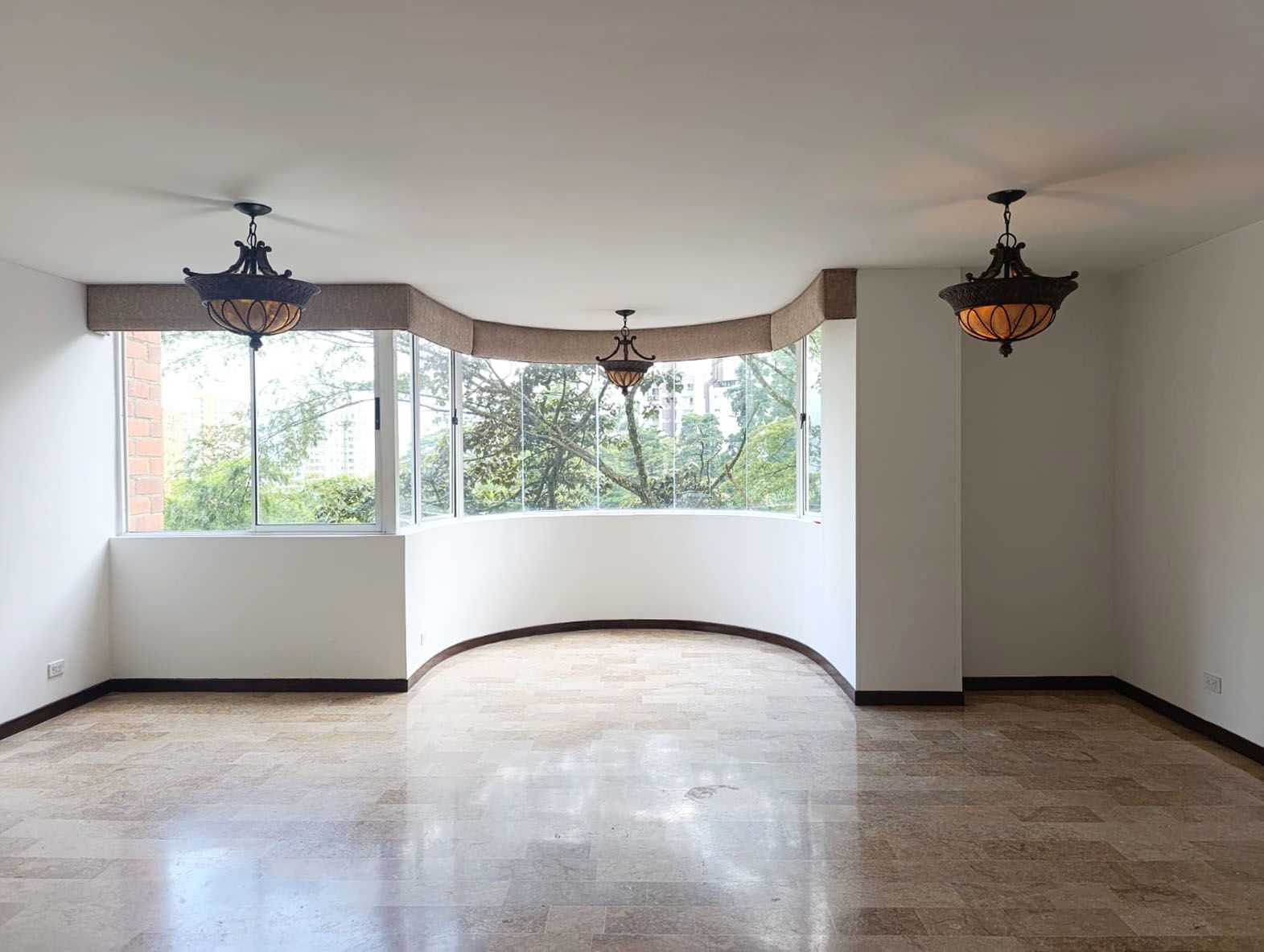 Apartamento en arriendo o venta Antioquia Medellín Asomadera No1 95 m2 Habitaciones 3 Baños 3 Garajes 2 Precio venta $720000000 Precio arriendo $3800000