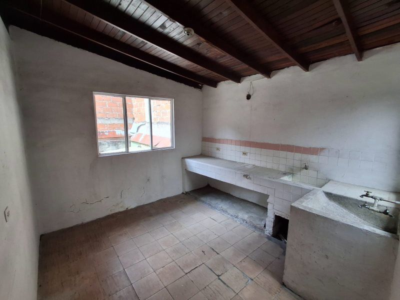 Casa en arriendo Antioquia Medellín Rosales 150 m2 Habitaciones 3 Baños 2 Garajes 0 Precio $3500000