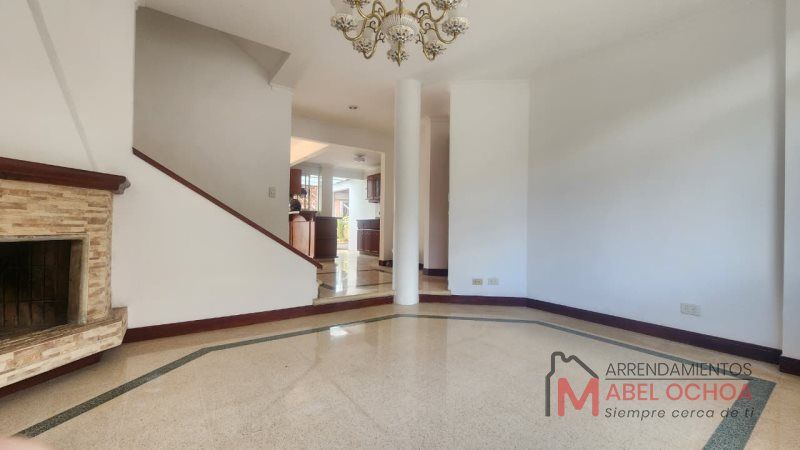 Casa en arriendo Antioquia Envigado Uribe Ángel 186 m2 Habitaciones 4 Baños 4 Garajes 2 Precio $6500000