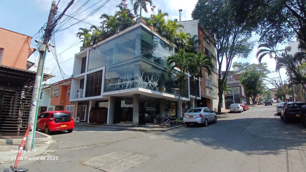 Edificio en venta Valle Del Cauca Cali Granada 520 m2 Habitaciones 0 Baños 4 Garajes 0 Precio $2200000000