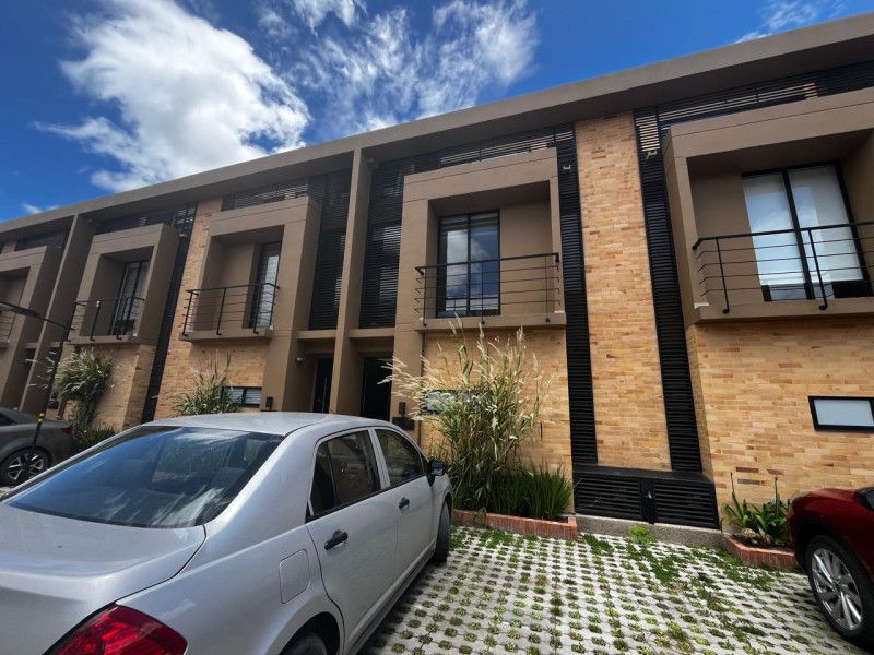 Casa en venta Cundinamarca Chía Cr Camino De La Floresta 114 m2 Habitaciones 3 Baños 4 Garajes 2 Precio $700000000