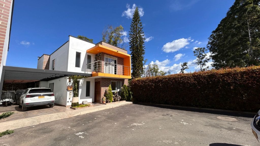 Casa en venta Antioquia La Ceja Centro 140 m2 Habitaciones 4 Baños 3 Garajes 2 Precio $710000000