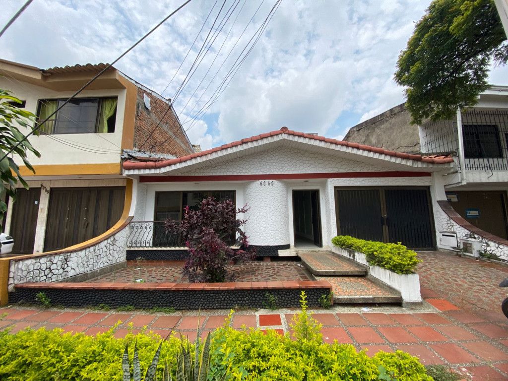 Casa en arriendo Valle Del Cauca Cali Santa Anita - La Selva 180 m2 Habitaciones 4 Baños 4 Garajes 1 Precio $3200000