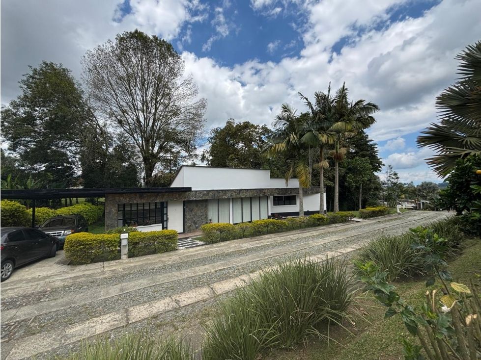 Casa Campestre en venta Quindío Armenia Conjunto Cerrado Los Angeles 223 m2 Habitaciones 3 Baños 3 Garajes 3 Precio $1100000000