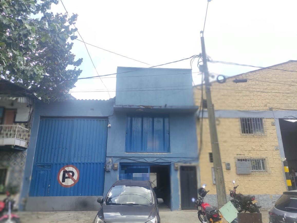 Bodega en arriendo Antioquia Medellín Naranjal 100 m2 Habitaciones 0 Baños 1 Garajes 0 Precio $5000000