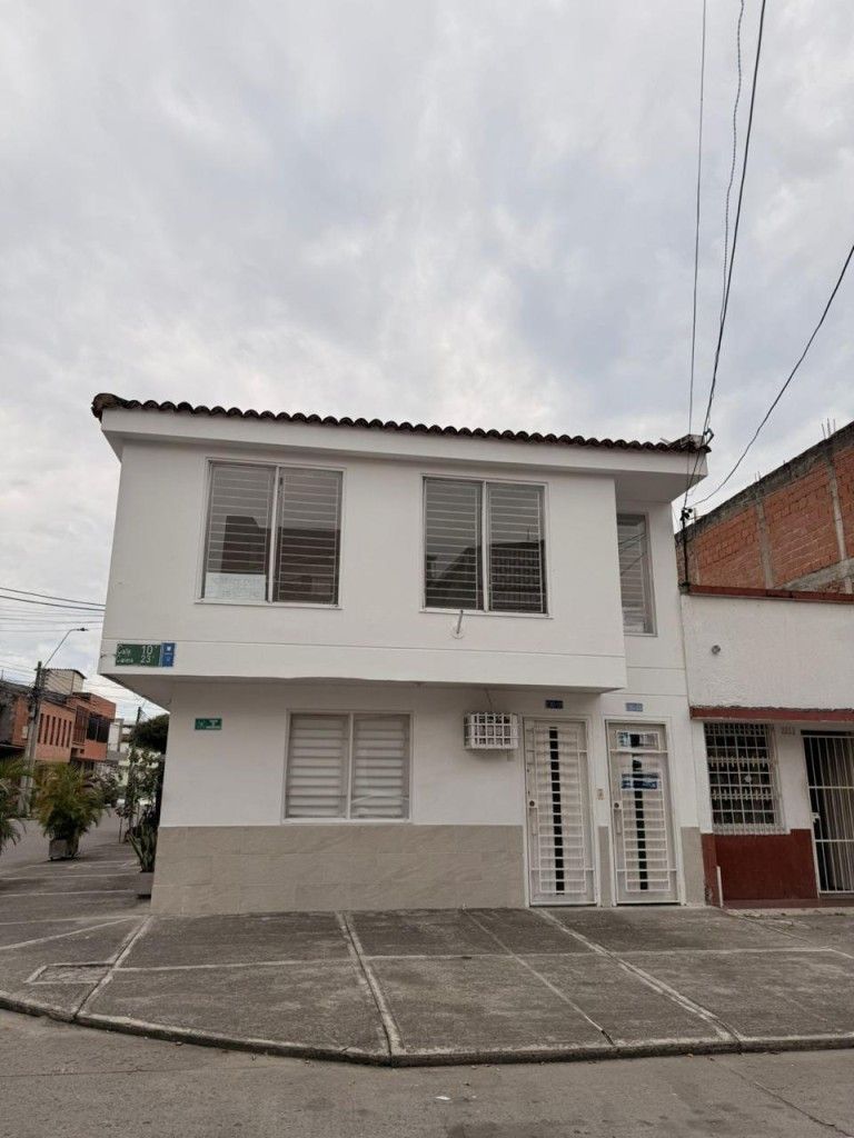 Casa en venta Valle Del Cauca Cali Bretaña 236 m2 Habitaciones 6 Baños 4 Garajes 1 Precio $550000000