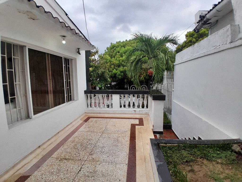 Casa en venta Atlántico Barranquilla Los Jobos 300 m2 Habitaciones 3 Baños 2 Garajes 2 Precio $750000000