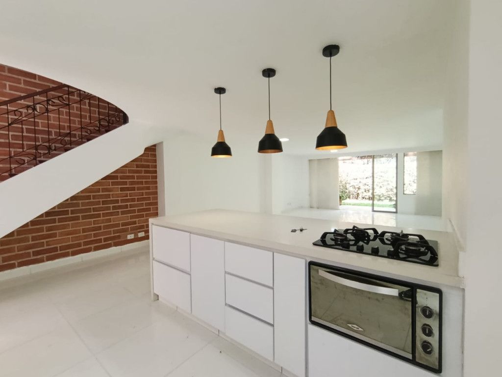 Apartamento en arriendo Antioquia Medellín El Tesoro 240 m2 Habitaciones 3 Baños 4 Garajes 2 Precio $11000000