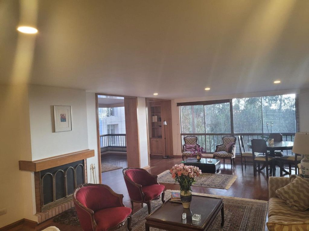 Apartamento en venta Cundinamarca Bogotá Los Rosales 215 m2 Habitaciones 3 Baños 3 Garajes 2 Precio $2200000000