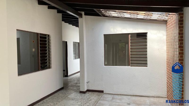 Casa en arriendo o venta Antioquia Medellín Urbanizacion Islas Del Sol 160 m2 Habitaciones 7 Baños 2 Garajes 1 Precio venta $850000000 Precio arriendo $4500000