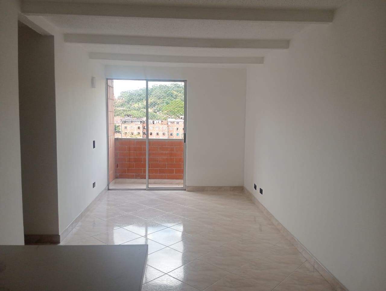 Apartamento en arriendo Antioquia Medellín Los Colores 56 m2 Habitaciones 3 Baños 2 Garajes 1 Precio $2900000