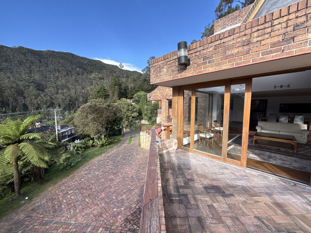 Casa Campestre en venta Cundinamarca Bogotá Torca 590 m2 Habitaciones 3 Baños 3 Garajes 4 Precio $3500000000