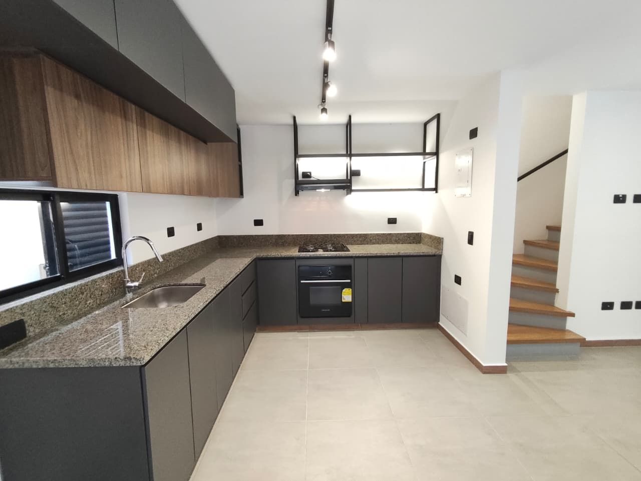 Casa en arriendo Risaralda Pereira Pereira 123 m2 Habitaciones 3 Baños 4 Garajes 2 Precio $3800000