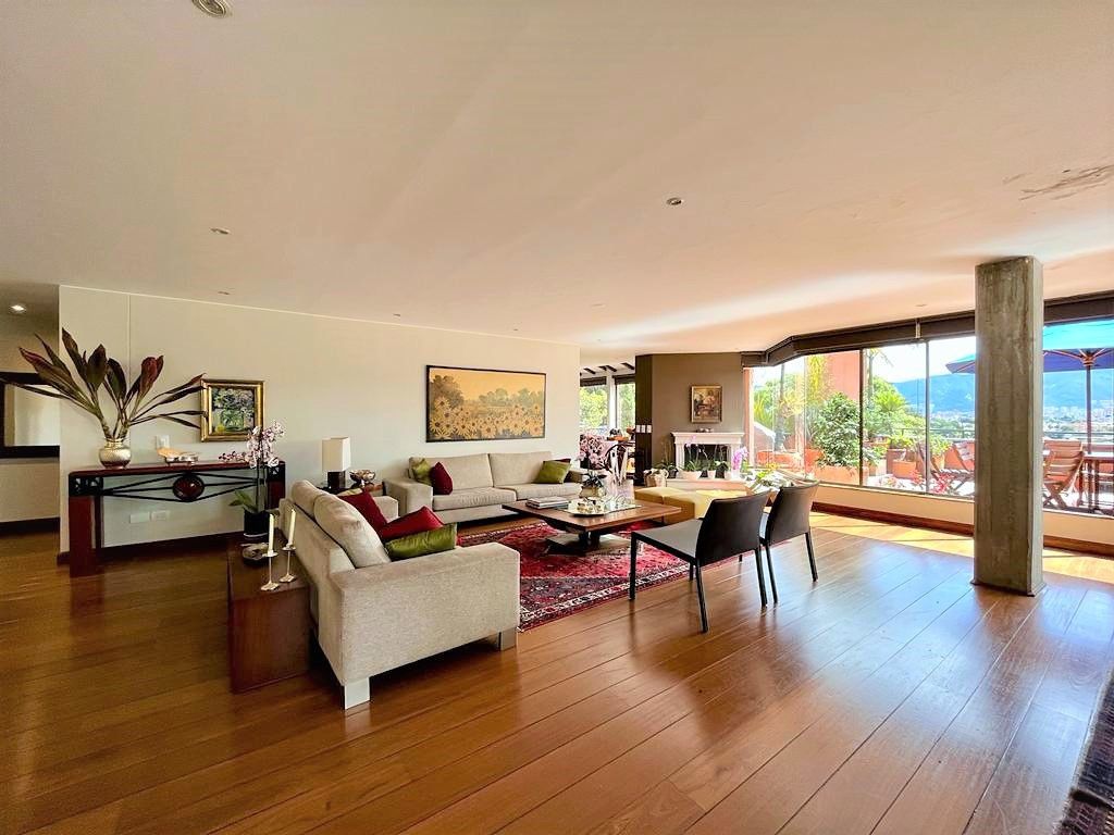 Apartamento en venta Cundinamarca Bogotá Niza Suba 310 m2 Habitaciones 3 Baños 5 Garajes 4 Precio $1650000000
