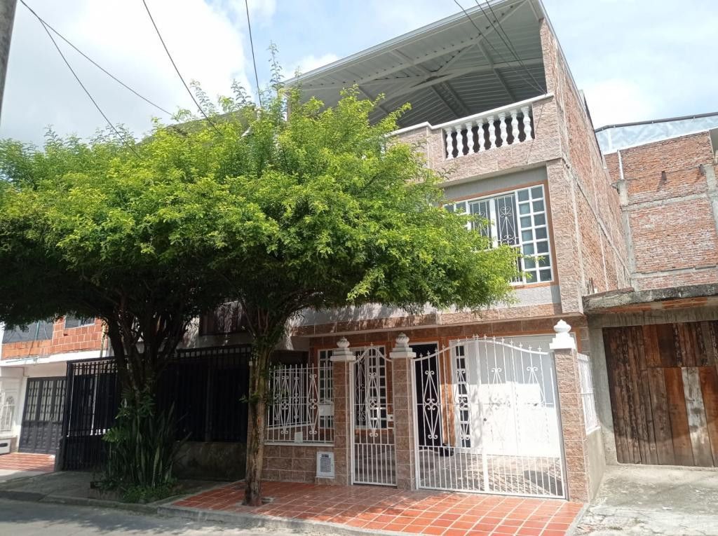 Casa en arriendo Valle Del Cauca Palmira Villa Claudia 300 m2 Habitaciones 4 Baños 4 Garajes 1 Precio $1950000