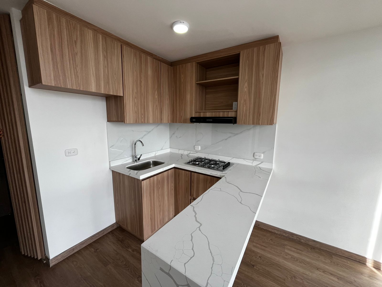 Apartamento en arriendo Cundinamarca Bogotá Granjas De Techo 42 m2 Habitaciones 1 Baños 1 Garajes 0 Precio $1900000