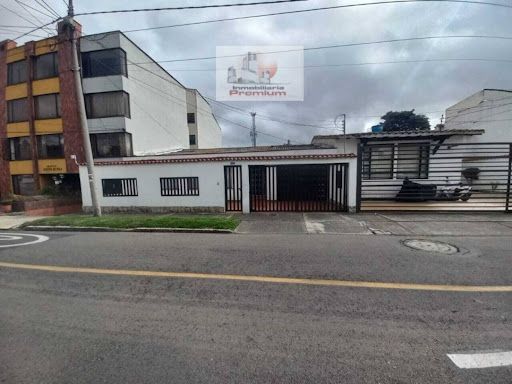 Casa en venta Cundinamarca Bogotá Niza Norte 420 m2 Habitaciones 4 Baños 3 Garajes 3 Precio $1550000000