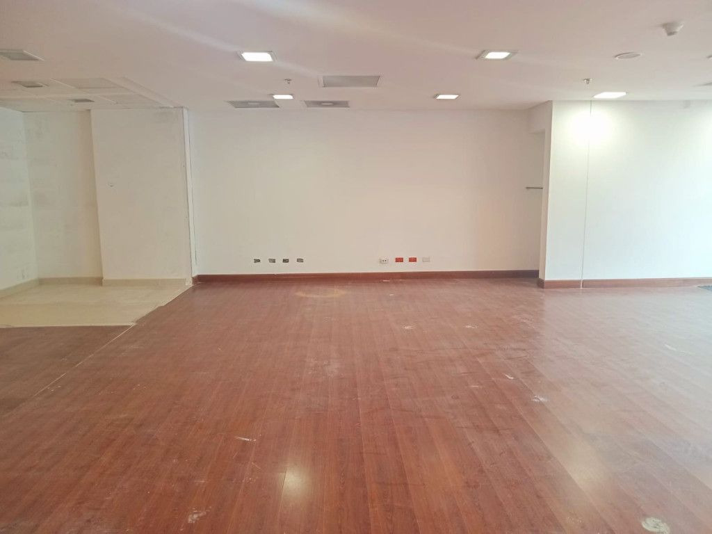 Local en arriendo Cundinamarca Bogotá Santa Barbara Occidental 136 m2 Habitaciones 0 Baños 3 Garajes 1 Precio $24193000