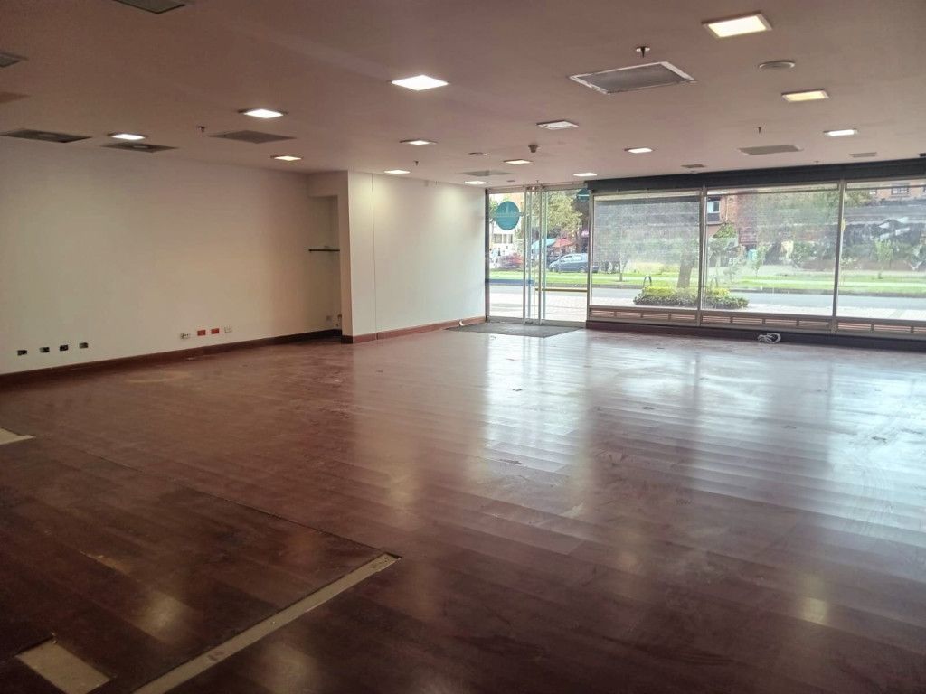 Local en arriendo Cundinamarca Bogotá Santa Barbara Occidental 136 m2 Habitaciones 0 Baños 3 Garajes 1 Precio $19193000