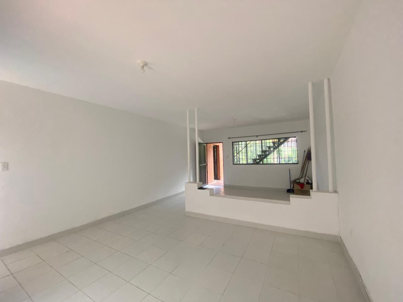 Oficina en arriendo Antioquia Medellín Popular 850 m2 Habitaciones 0 Baños 6 Garajes 2 Precio $28000000