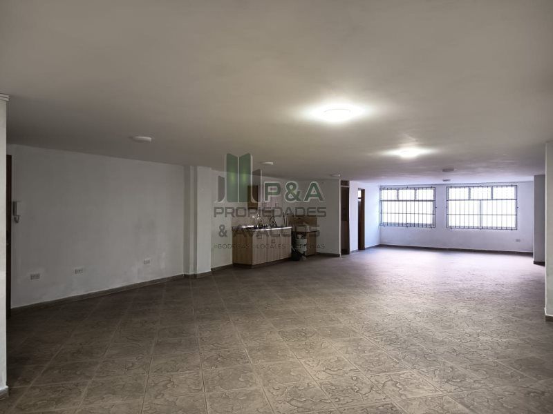Bodega en arriendo Antioquia Medellín San Bernardo 180 m2 Habitaciones 0 Baños 1 Garajes 0 Precio $3500000