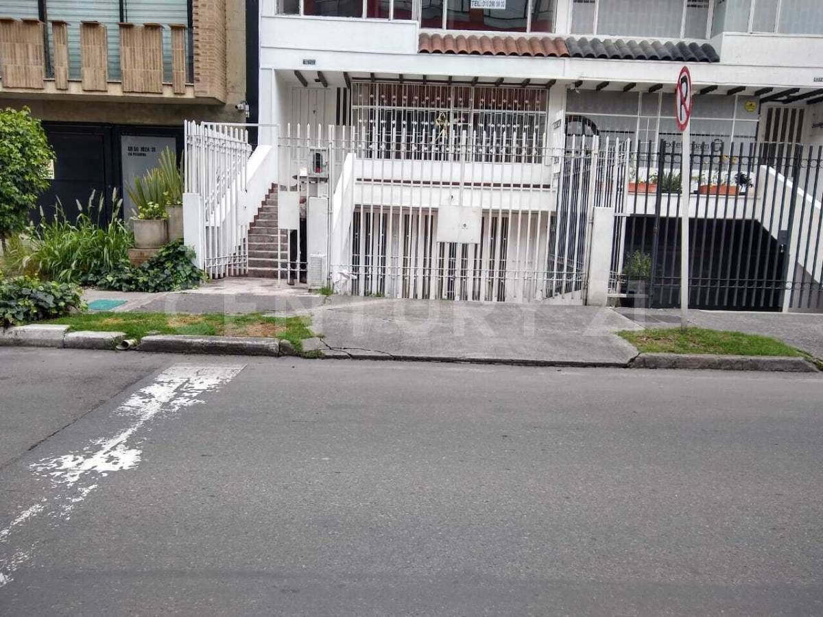 Casa en arriendo Cundinamarca Bogotá Pasadena 400 m2 Habitaciones 7 Baños 4 Garajes 3 Precio $6000000