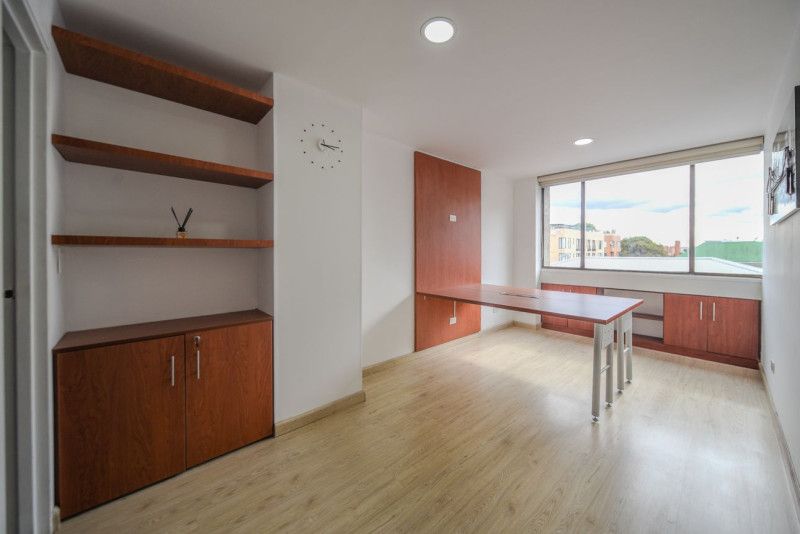 Oficina en arriendo Cundinamarca Bogotá Santa Barbara Occidental 24 m2 Habitaciones 0 Baños 0 Garajes 1 Precio $1610200