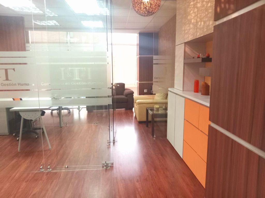 Oficina en venta Cundinamarca Bogotá Santa Barbara Occidental 40 m2 Habitaciones 0 Baños 1 Garajes 1 Precio $450000000